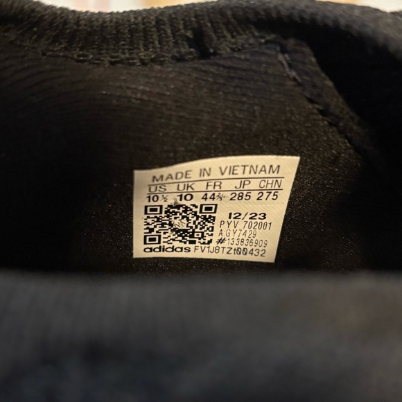 adidas Black Men's Athletic Shoes - Picture 4 of 4